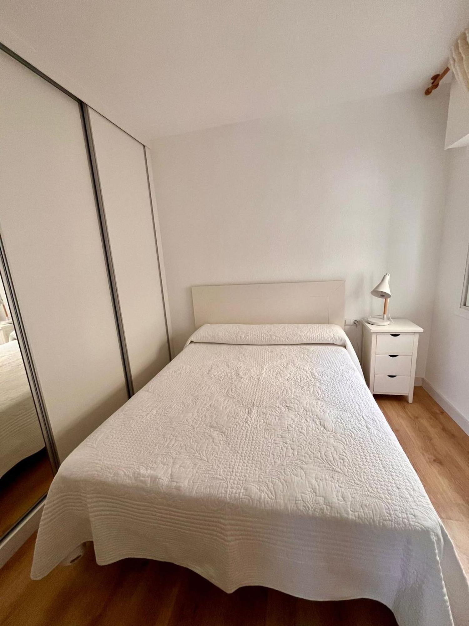 Апартаменты Vista Puerto 180 Рокетас-де-Мар Экстерьер фото